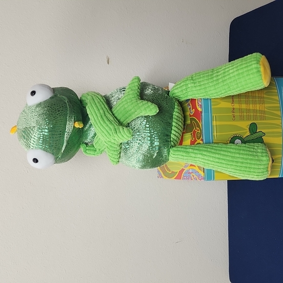 NIB, Scentsy Buddy Authentic Kids. Carl the Chameleon. - Picture 4 of 16